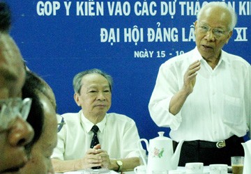 Phát huy dân chủ để hạn chế lạm quyền, độc quyền
