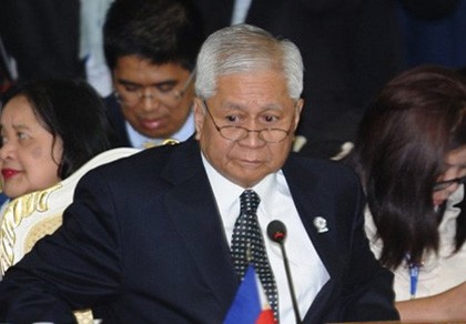 Philippines tố Trung Quốc "hăm dọa"