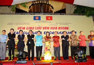 Hợp tác ASEAN là trụ cột ngoại giao của Việt Nam