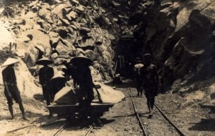 Trắc trở Sài Gòn - Hà Nội