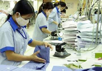 Tăng lương sớm: Thử thách lớn với doanh nghiệp trong nước