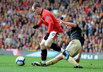 MU - Liverpool (2-1): MU tái chiếm ngôi đầu