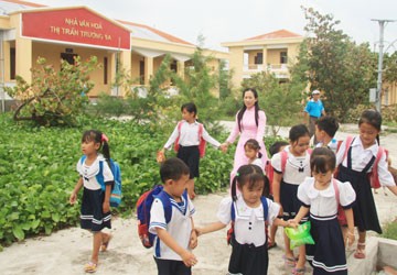 Trách nhiệm với đồng bào nơi đầu sóng