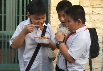 Nâng cấp căn-tin trường học, xóa hàng rong