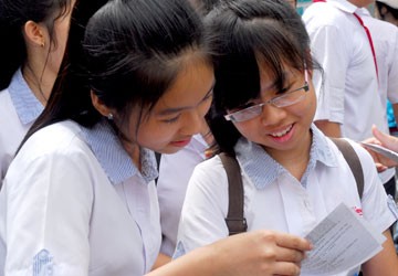 Tuyển sinh lớp 10 tại TP.HCM: Thí sinh xúc động với đề thi văn
