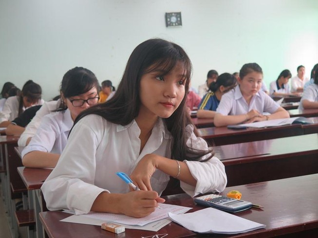 Hơn 36.000 học sinh bắt đầu dự thi đánh giá năng lực đợt 1