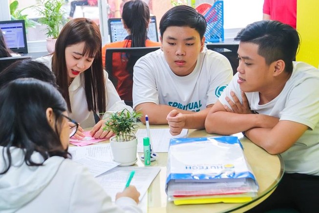 'Rối' với điểm sàn ngành sức khỏe và sư phạm