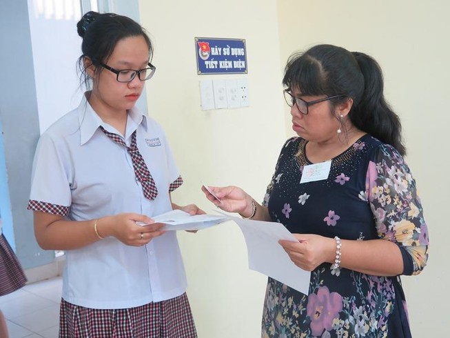 Xử lý sao với hàng ngàn bài thi trắc nghiệm bị lỗi khi chấm?