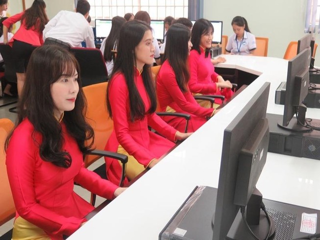 2 tỉ đồng xây ngân hàng trong trường đại học