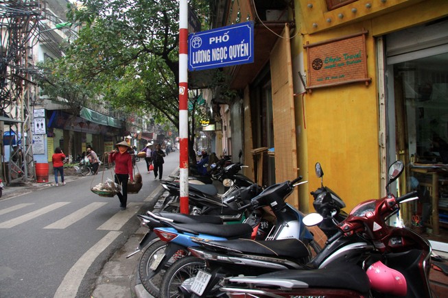 Vỉa hè Hà Nội: Chỗ thông thoáng, nơi vẫn 'tắc'
