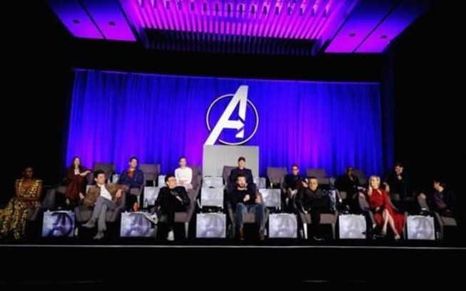 Họp báo Avengers chừa ghế trống tưởng nhớ các siêu anh hùng