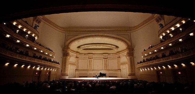 Pianist danh tiếng Adam Gyorgy đến TP.HCM tuyển tài năng piano