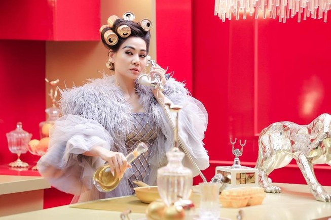 Thu Minh gây choáng khi ‘đối đầu trực tiếp’ với antifan