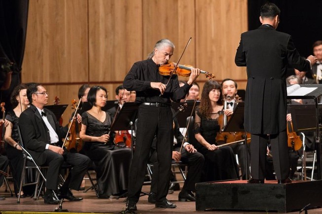 Stéphane Trần Ngọc trở lại với kiệt tác dành cho đàn violin