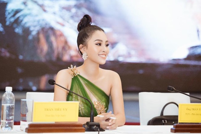 Hoa hậu Tiểu Vy hào hứng trở thành đại sứ của Quảng Bình