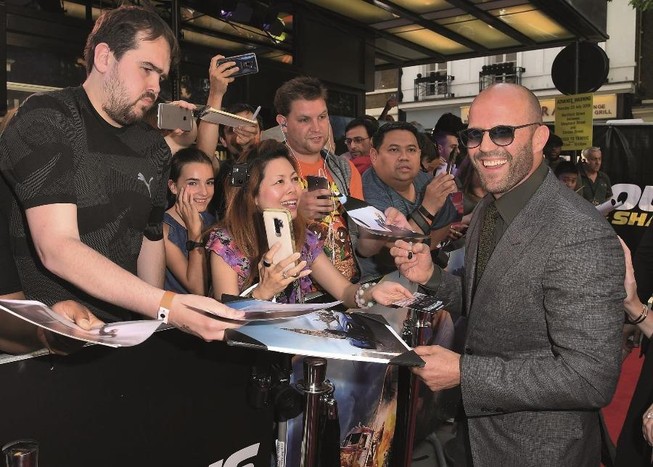 Jason Statham tụ hội tại buổi công chiếu phim 'Fast & Furious'