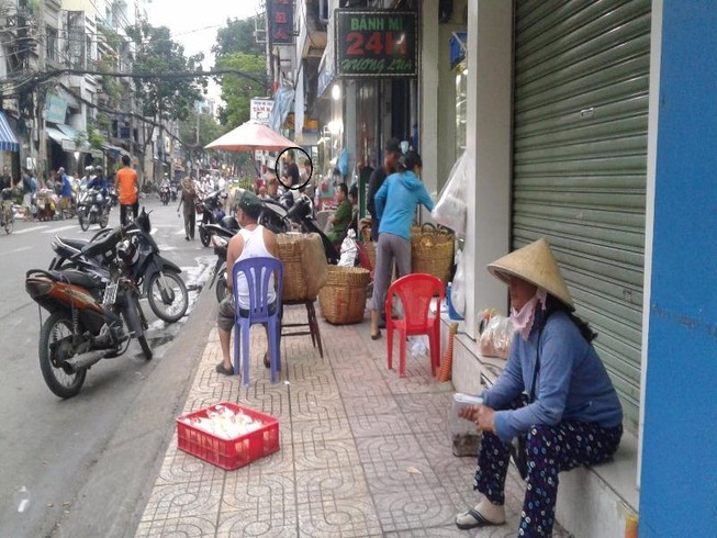 Nhóm đòi nợ thuê lại vây nhà dân cả đêm