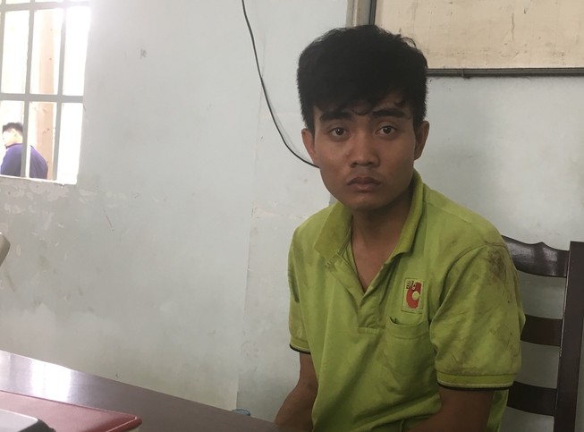 Dùng roi điện cướp xe tài xế Grab rồi trốn vào rừng lau