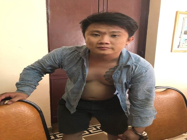 Kẻ cướp giật quăng xe chạy vào hẻm ở quận 3 vẫn không thoát