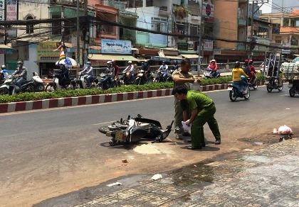 Hai nữ sinh viên bị tạt acid giữa phố Sài Gòn