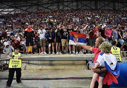 Nga phản ứng gì sau án phạt của UEFA vì cổ động viên làm loạn