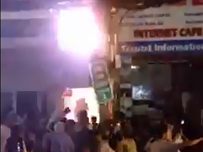 Tạm giữ nam thanh niên để điều tra vụ cháy ở phố Tây