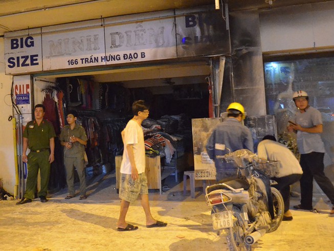 Tủ biến áp phát nổ, bốc cháy, người dân hoảng loạn
