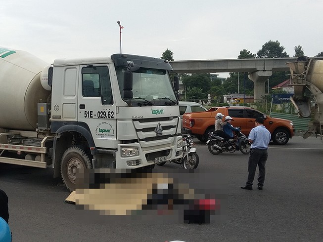 2 người thiệt mạng vì bị xe cán