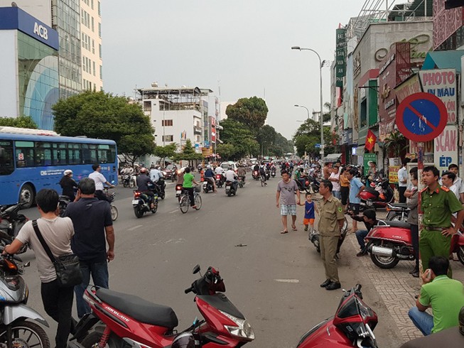 Nghi can đâm người sau quệt xe ở TP.HCM ra Hà Nội đầu thú
