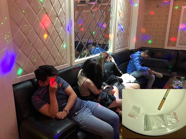 Cảnh sát đột kích 'tiệc ma túy' trong quán karaoke ở quận 5