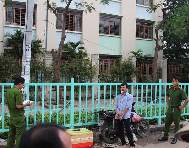Hỗn chiến khi giành chỗ bán gà, thanh niên 26 tuổi bị đâm gục