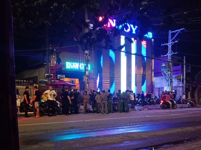 Giang hồ hỗn chiến ở quán bar vùng ven, nhiều người bị thương