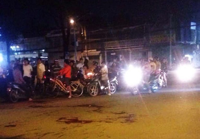 Sau khi trả tiền, rủ người đi chém chủ nợ
