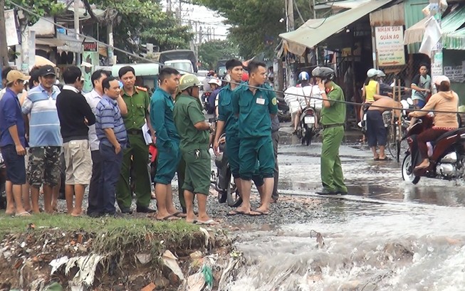 Quận Bình Tân: Nam thanh niên bị nước lớn cuốn mất tích
