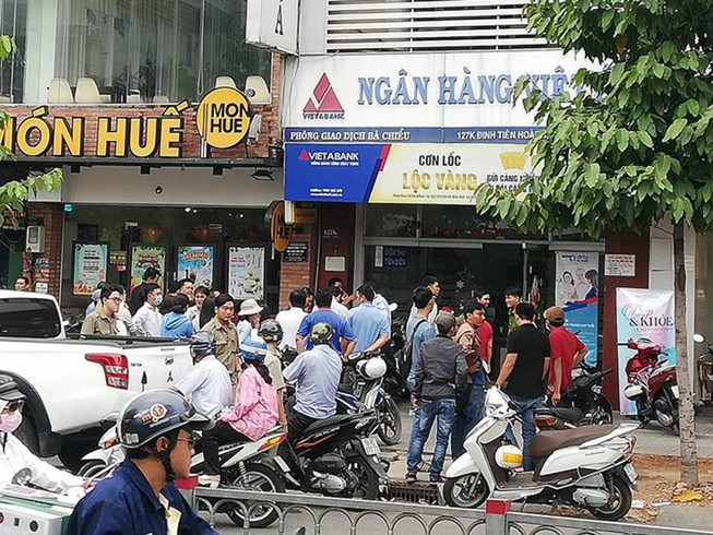 Cướp ngân hàng táo tợn ở quận Bình Thạnh, TP.HCM