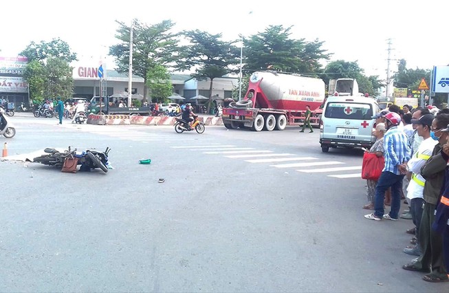 Lại xảy ra tai nạn chết người ở vòng xoay Phú Hữu