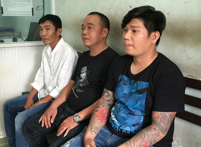 Nửa tạ hồ sơ trong nhà của nhóm cho vay nặng lãi ở TP.HCM