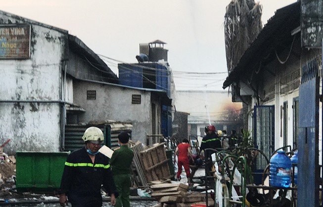 Hôm trước nghỉ Tết, hôm sau cháy xưởng