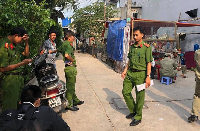Nghi án chồng đâm chết vợ rồi tự sát