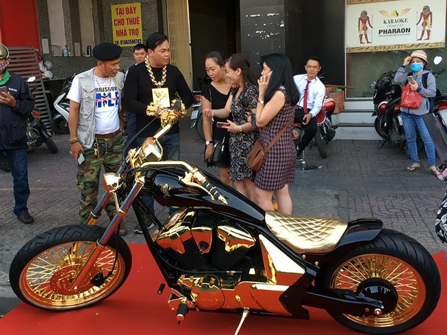 Dàn 'siêu xe' của Phúc XO chỉ mạ đồng và bị cà khung