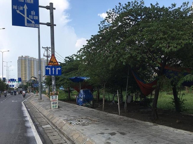Vụ 'làm luật' cho xe tải vào đường cấm: Vắng bóng các 'cò'