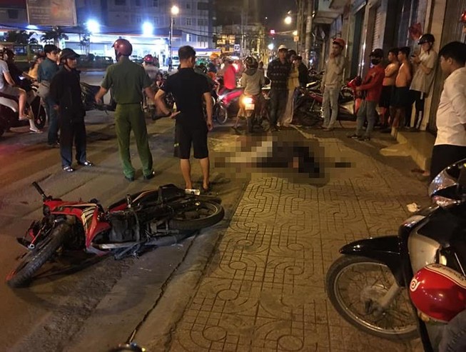 Cướp giật dùng dao đâm người truy đuổi ở Tân Bình