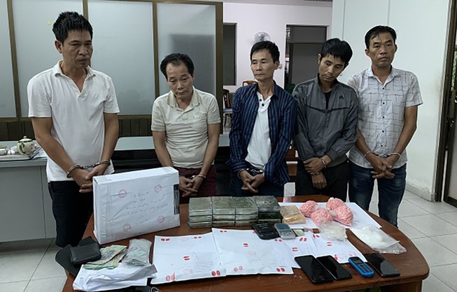 GĐ Công an TP.HCM khen chuyên án triệt phá ma túy ở quận 12