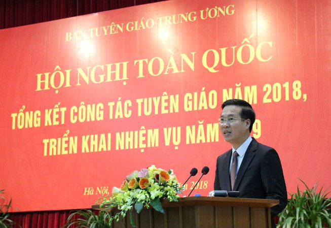 Lo ngại cán bộ ít truyền tin tích cực