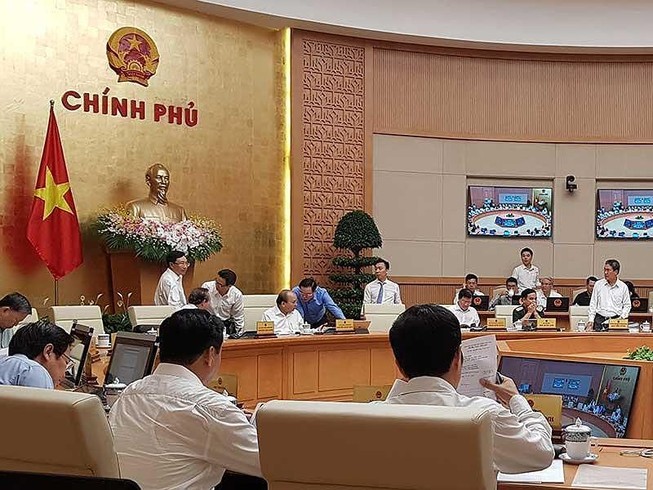 Chính phủ quyết nghị chấn chỉnh công tác làm luật