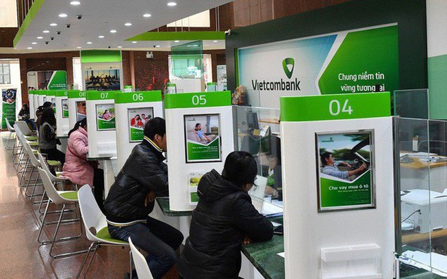 Vietcombank giảm lợi nhuận 260 tỉ sau khi hạ lãi suất
