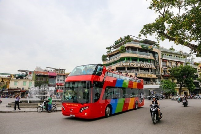 Sắp khai trương xe buýt 2 tầng thoáng nóc đầu tiên