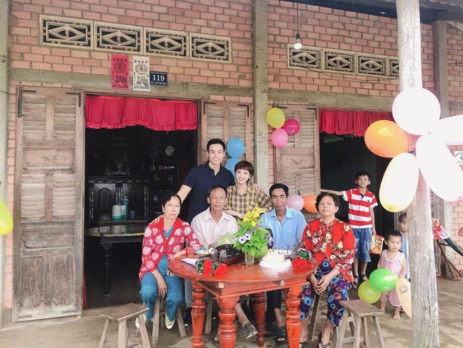Dàn sao Việt đình đám 'đưa nhau đi trốn' cùng 'Lữ khách 24h'