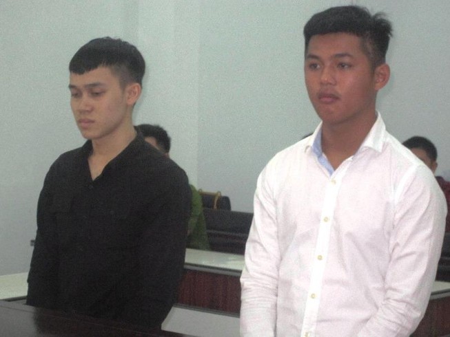 Đến quán cà phê trả thù người dọa cắt gân chân