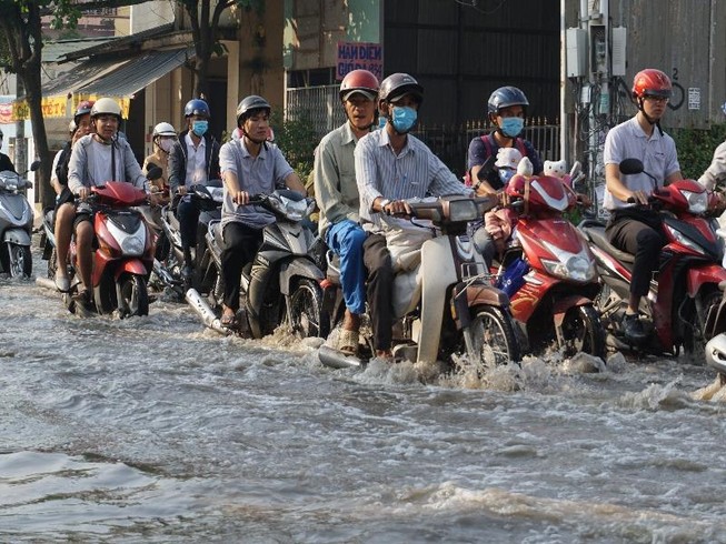 Cử tri TP.HCM bức xúc vì dự án chống ngập 10.000 tỉ đình trệ